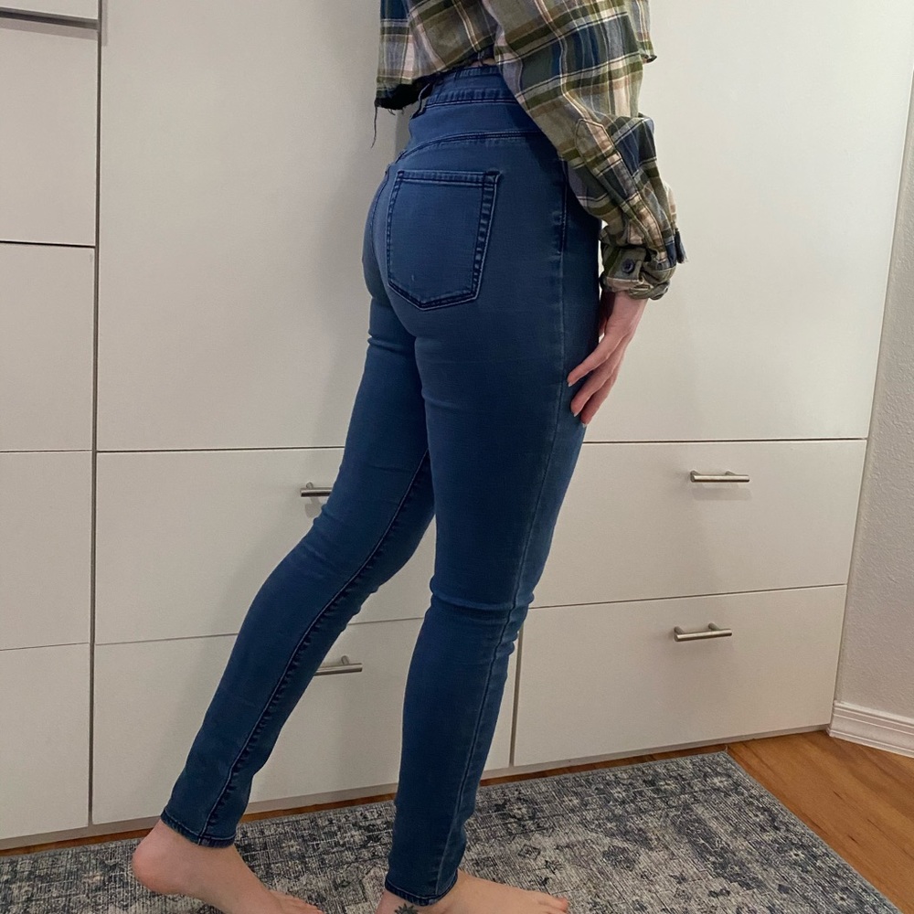 High Rise Skinny Jeans!! - Picture 2 of 4